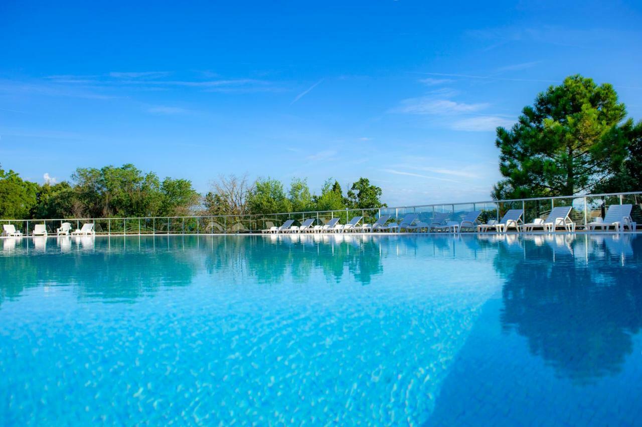 Hotel Vtf Le Castelet Saint Aygulf Zewnętrze zdjęcie