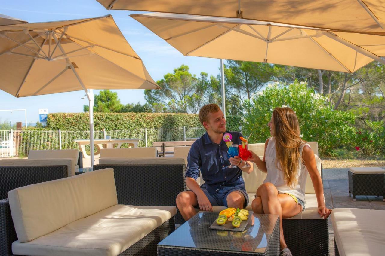 Hotel Vtf Le Castelet Saint Aygulf Zewnętrze zdjęcie