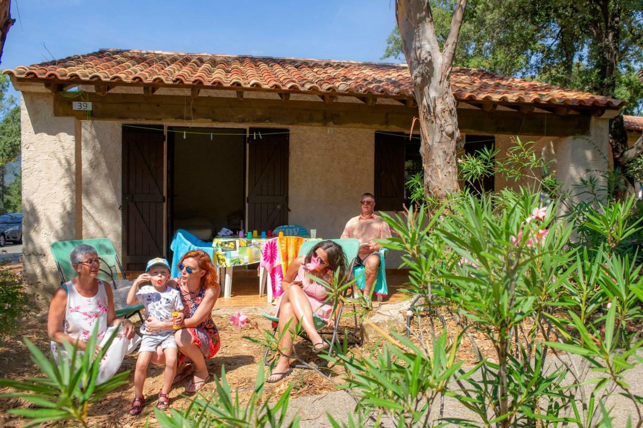 Hotel Vtf Le Castelet Saint Aygulf Zewnętrze zdjęcie