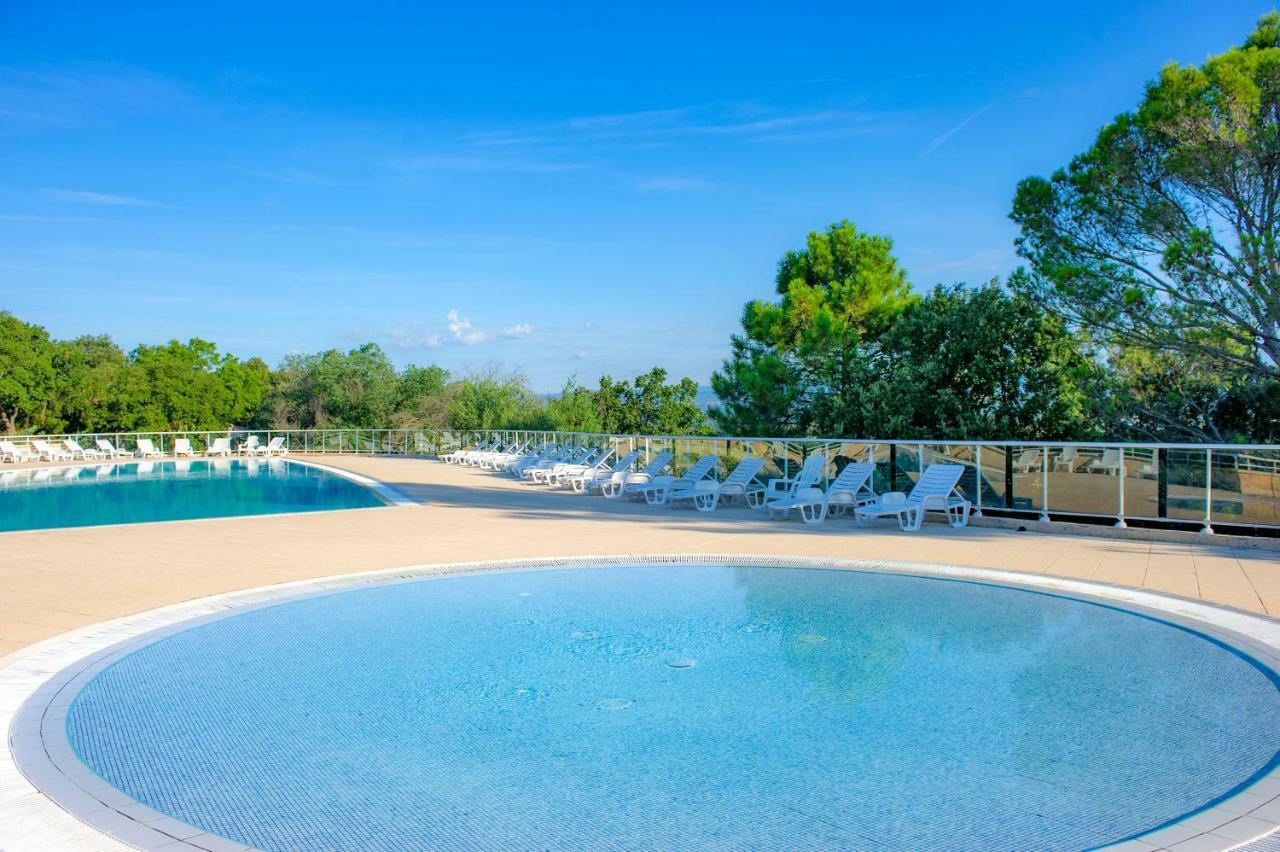Hotel Vtf Le Castelet Saint Aygulf Zewnętrze zdjęcie